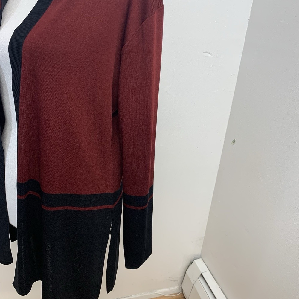 Exclusively Misook Colorblock Cardigan Burgundy Black Open Front Medium Knit - Picture 5 of 9